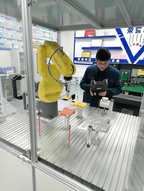 人机共舞 探秘高科技工厂中的工匠精神与智能未来